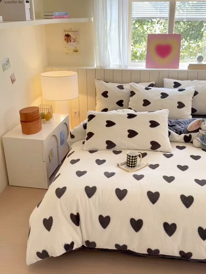 91家纺网 家纺一手货源 找家纺 欣宜家纺 2025新款秋冬ins奶油风超暖爱心系列仿兔毛牛奶绒四件套 爱心-灰