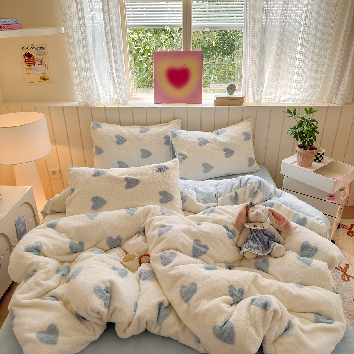 91家纺网 家纺一手货源 找家纺 欣宜家纺 2025新款秋冬ins奶油风超暖爱心系列仿兔毛牛奶绒四件套 爱心-蓝