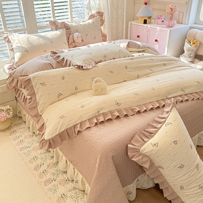 91家纺网 家纺一手货源 找家纺 韩约家纺 2026新款韩式花边古法棉感床盖四件套 漫花蝶舞