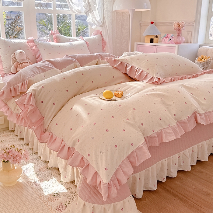 91家纺网 家纺一手货源 找家纺 韩约家纺 2026新款韩式花边古法棉感床盖四件套 莓莓果