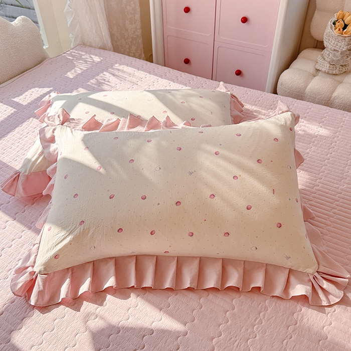 91家纺网 家纺一手货源 找家纺 韩约家纺 2026新款韩式花边古法棉感床盖四件套 莓莓果