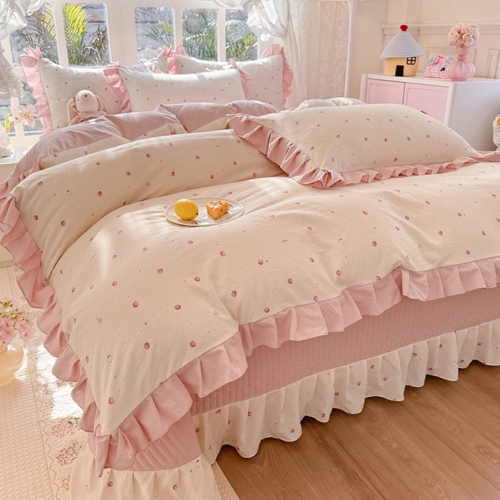 91家纺网 家纺一手货源 找家纺 韩约家纺 2026新款韩式花边古法棉感床盖四件套 莓莓果