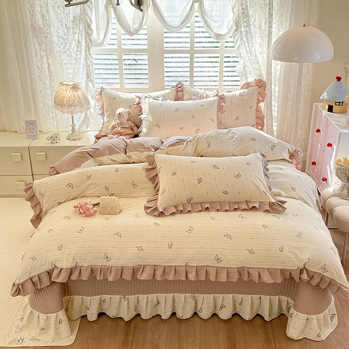 91家纺网 家纺一手货源 找家纺 韩约家纺 2026新款韩式花边古法棉感床盖四件套 漫花蝶舞