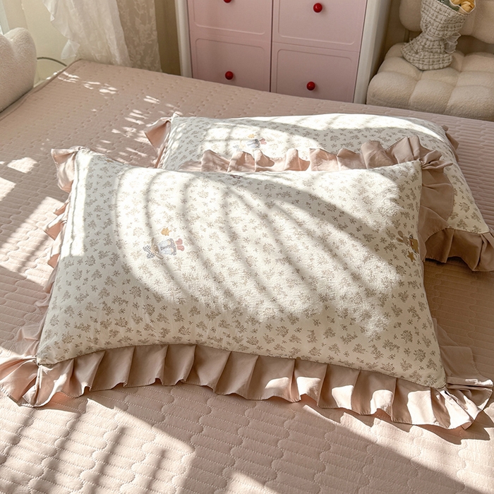 91家纺网 家纺一手货源 找家纺 韩约家纺 2026新款韩式花边古法棉感床盖四件套 午后时光