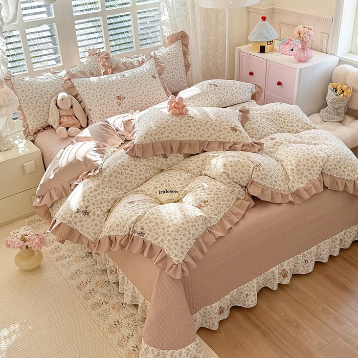 91家纺网 家纺一手货源 找家纺 韩约家纺 2026新款韩式花边古法棉感床盖四件套 午后时光