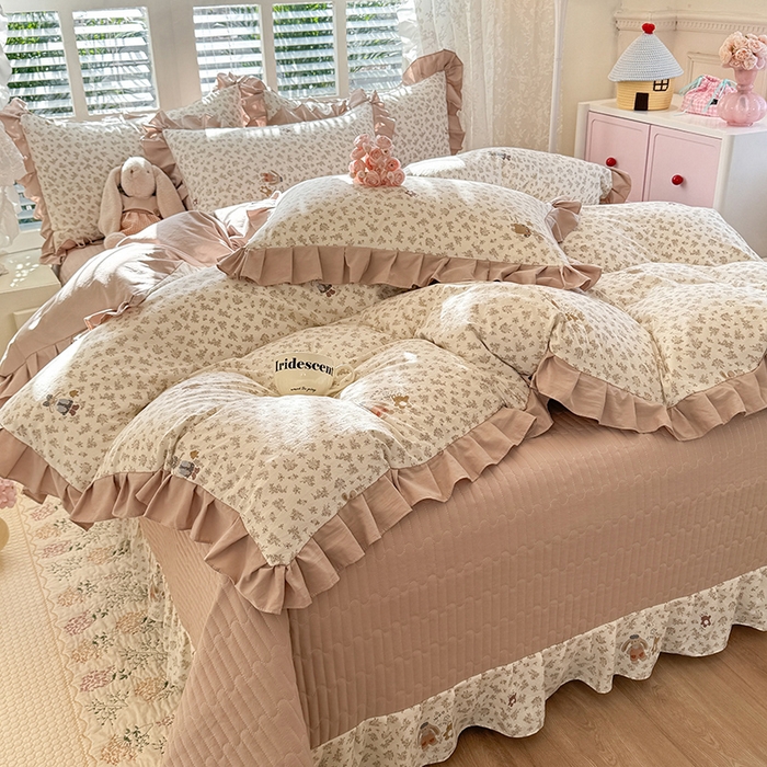 91家纺网 家纺一手货源 找家纺 韩约家纺 2026新款韩式花边古法棉感床盖四件套 午后时光