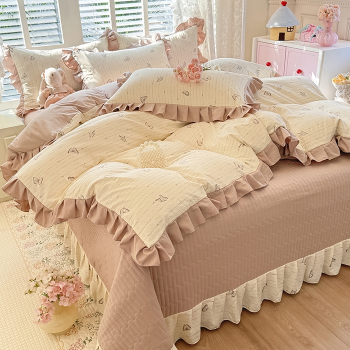 91家纺网 家纺一手货源 找家纺 韩约家纺 2026新款韩式花边古法棉感床盖四件套 漫花蝶舞