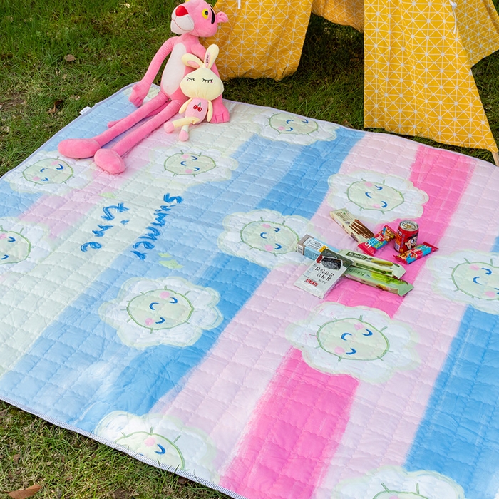 91家纺网 家纺一手货源 找家纺 欣宜家纺 2025新款INS风绗缝加厚防水野餐草坪垫 多彩笑脸