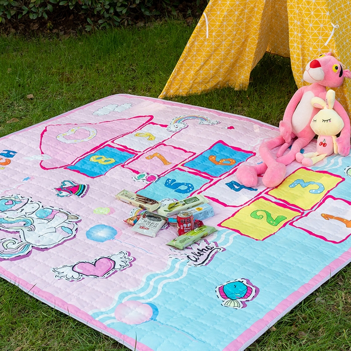 91家纺网 家纺一手货源 找家纺 欣宜家纺 2025新款INS风绗缝加厚防水野餐草坪垫 跳房子粉