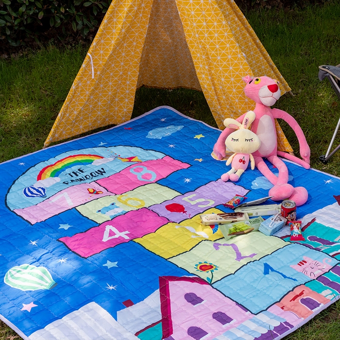 91家纺网 家纺一手货源 找家纺 欣宜家纺 2025新款INS风绗缝加厚防水野餐草坪垫 跳房子蓝