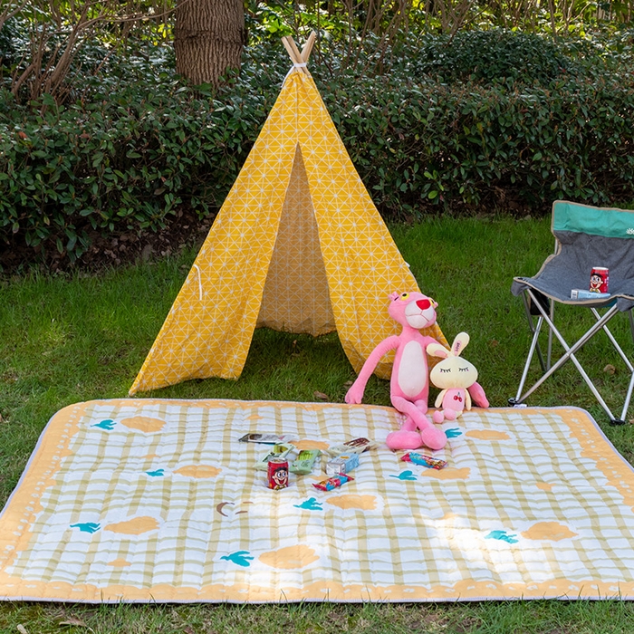 91家纺网 家纺一手货源 找家纺 欣宜家纺 2025新款INS风绗缝加厚防水野餐草坪垫 笑脸郁金香