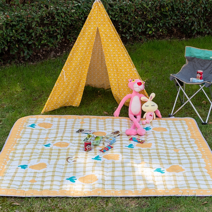 91家纺网 家纺一手货源 找家纺 欣宜家纺 2025新款INS风绗缝加厚防水野餐草坪垫 笑脸郁金香