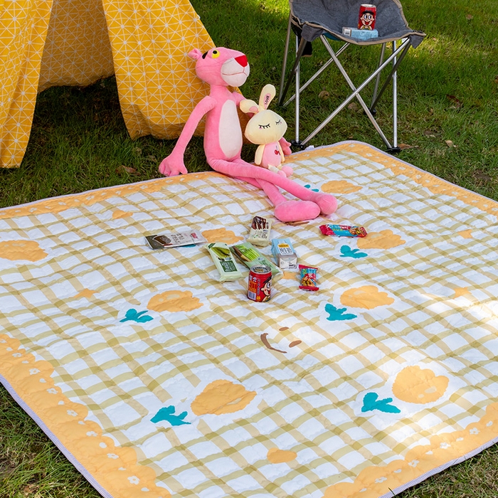 91家纺网 家纺一手货源 找家纺 欣宜家纺 2025新款INS风绗缝加厚防水野餐草坪垫 笑脸郁金香