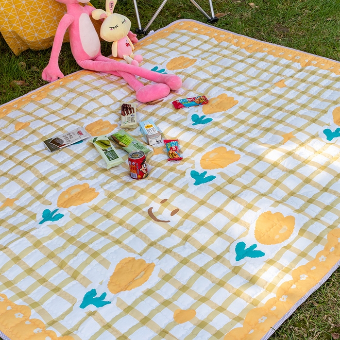 91家纺网 家纺一手货源 找家纺 欣宜家纺 2025新款INS风绗缝加厚防水野餐草坪垫 笑脸郁金香