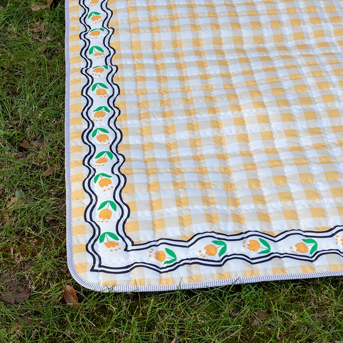 91家纺网 家纺一手货源 找家纺 欣宜家纺 2025新款INS风绗缝加厚防水野餐草坪垫 郁金香