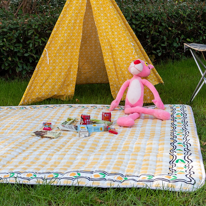 91家纺网 家纺一手货源 找家纺 欣宜家纺 2025新款INS风绗缝加厚防水野餐草坪垫 郁金香