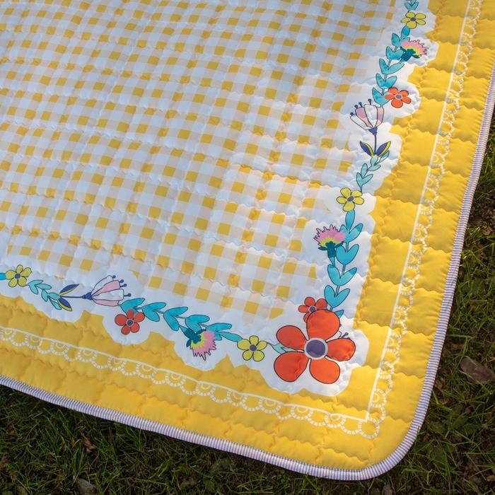 91家纺网 家纺一手货源 找家纺 欣宜家纺 2025新款INS风绗缝加厚防水野餐草坪垫 花开