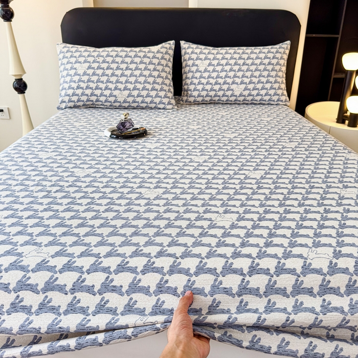 91家纺网 家纺一手货源 找家纺 欣宜家纺 2025新款高克重双层纱仿麻皱皱纱原麻床笠 蓝兔