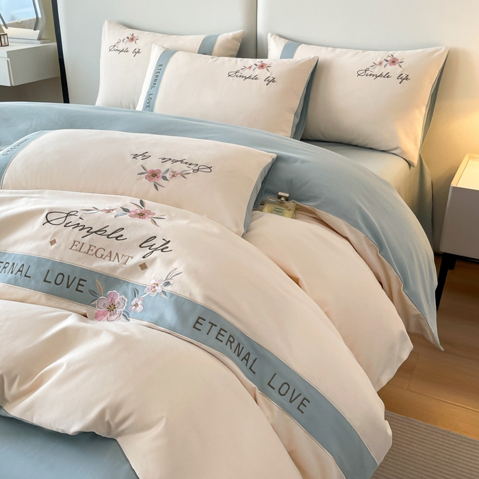 91家纺网 家纺一手货源 找家纺 欣宜家纺 2025年秋冬新款纯棉全棉长绒棉磨毛不掉毛刺绣款绣花四件套-送高档礼盒 斯嘉丽-白兰