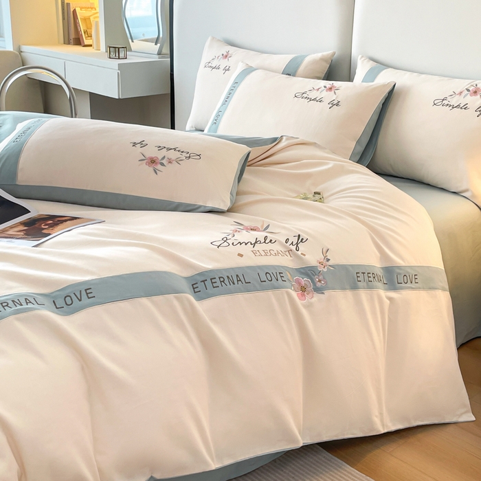 91家纺网 家纺一手货源 找家纺 欣宜家纺 2025年秋冬新款纯棉全棉长绒棉磨毛不掉毛刺绣款绣花四件套-送高档礼盒 斯嘉丽-白兰