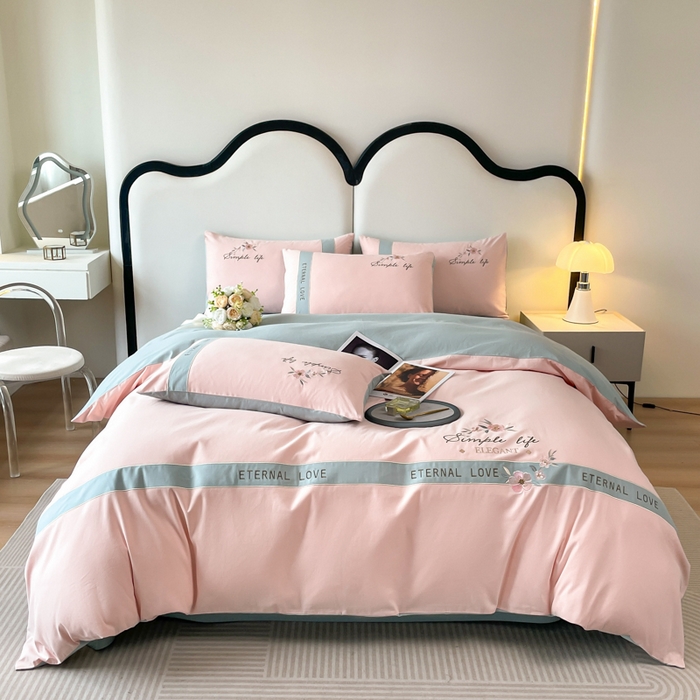 欣宜家纺 2025年秋冬新款纯棉全棉长绒棉磨毛不掉毛刺绣款绣花四件套-送高档礼盒 斯嘉丽-轻奢粉