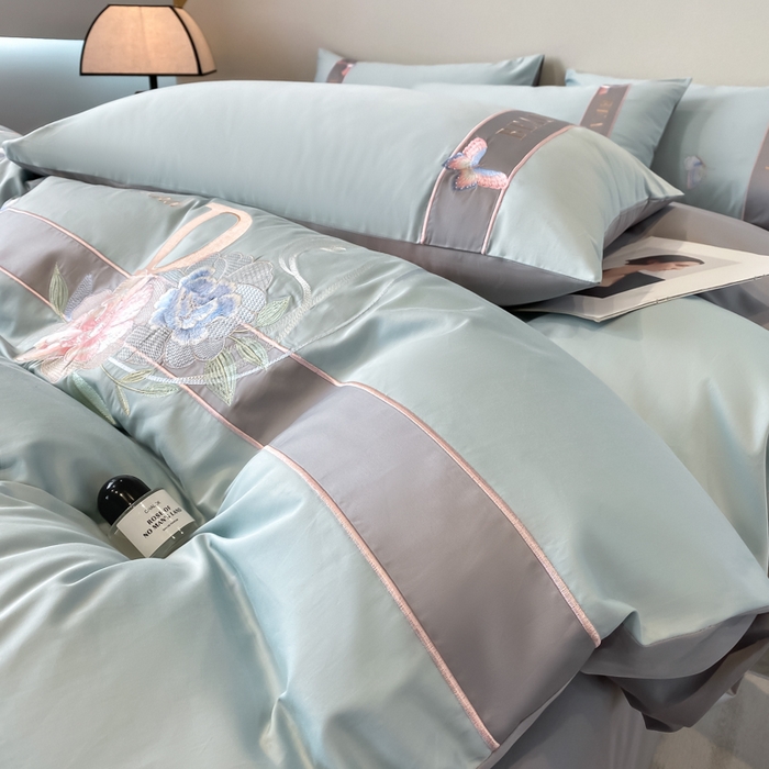 91家纺网 家纺一手货源 找家纺 欣宜家纺 2025年新款全棉长绒棉绣花四件套刺绣轻奢床上用品-送高档礼盒 蝶恋-飘蓝