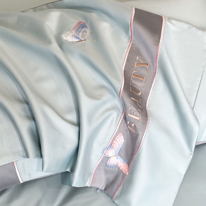 91家纺网 家纺一手货源 找家纺 欣宜家纺 2025年新款全棉长绒棉绣花四件套刺绣轻奢床上用品-送高档礼盒 蝶恋-飘蓝