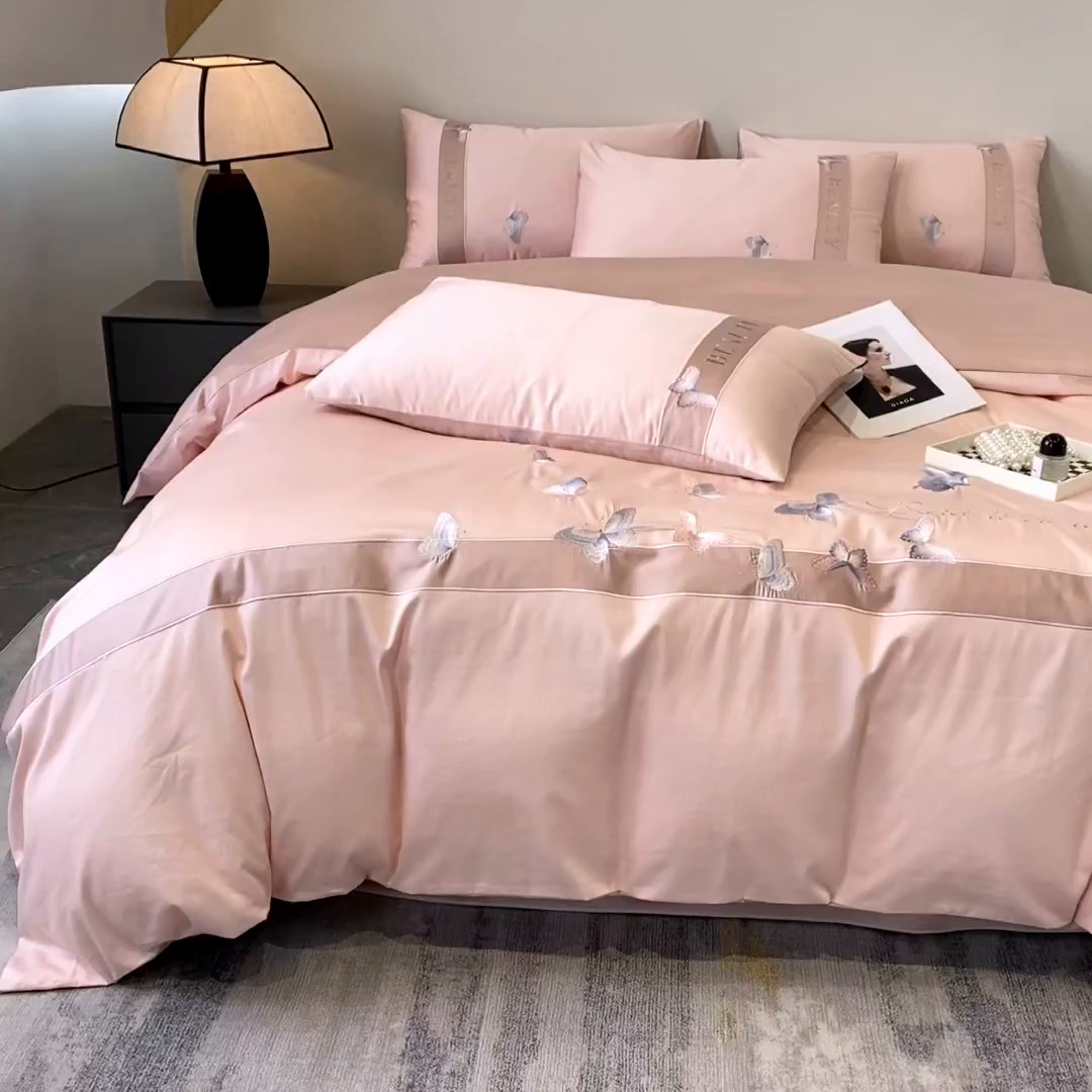 91家纺网 家纺一手货源 找家纺 欣宜家纺 2025年新款全棉长绒棉绣花四件套刺绣轻奢床上用品-送高档礼盒 蝶恋-轻奢粉