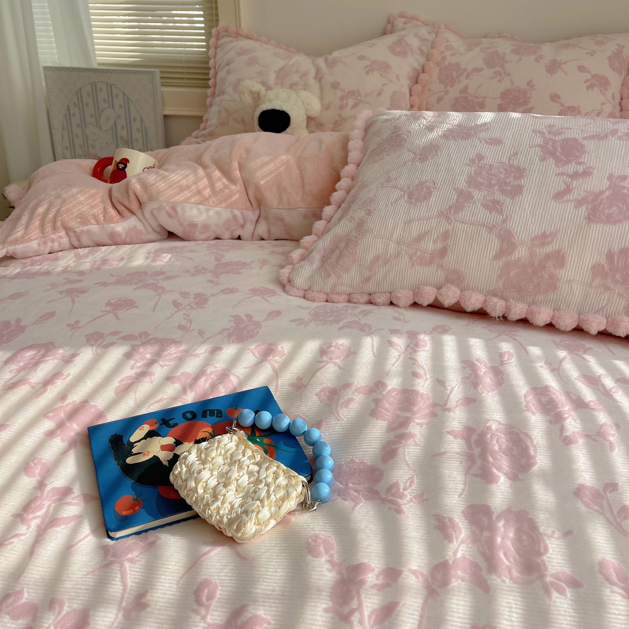 91家纺网 家纺一手货源 找家纺 （总）欣宜家纺 2025秋冬加绒加厚法式风兔毛球雕花牛奶绒四件套