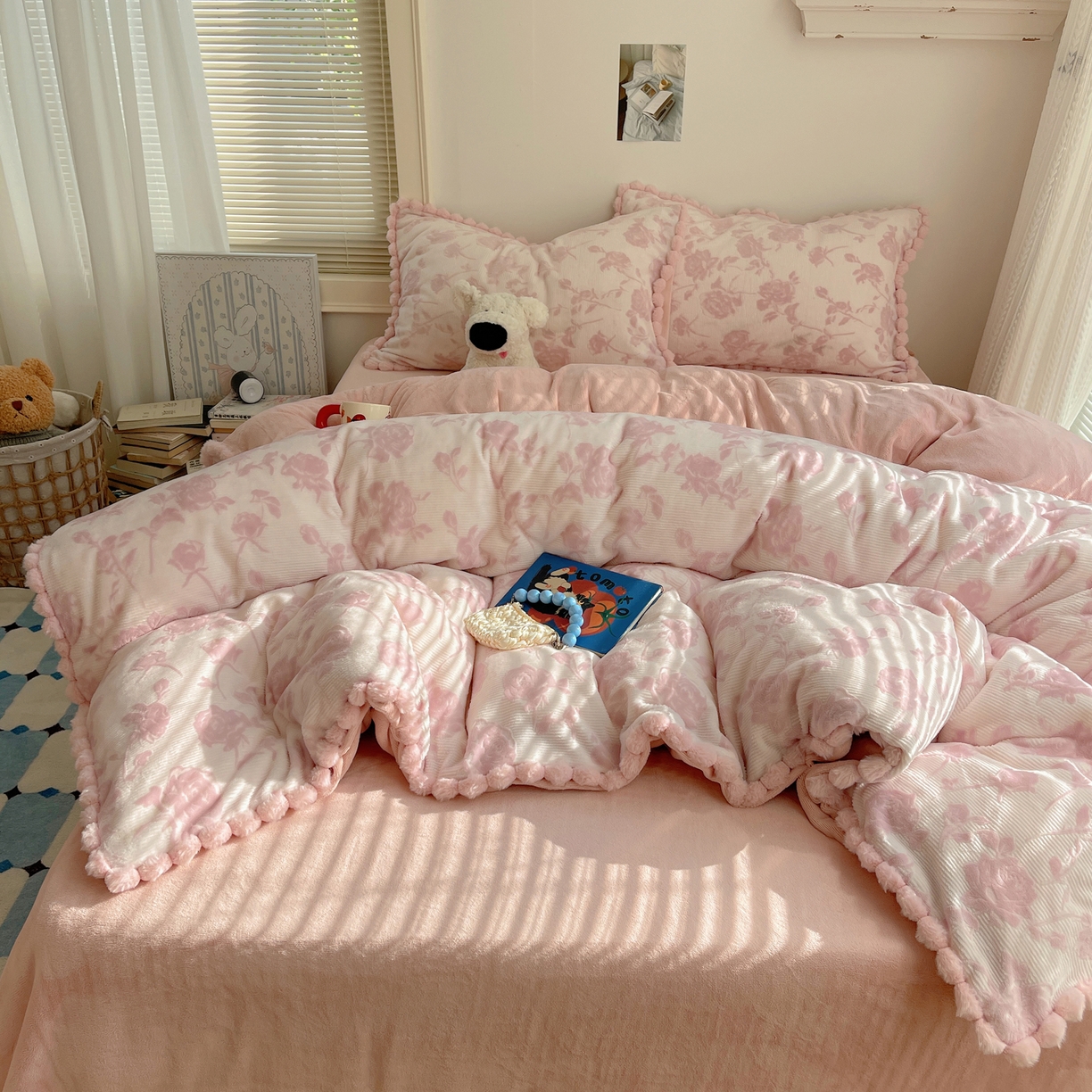 91家纺网 家纺一手货源 找家纺 （总）欣宜家纺 2025秋冬加绒加厚法式风兔毛球雕花牛奶绒四件套