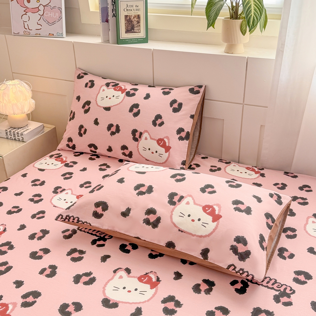 91家纺网 家纺一手货源 找家纺 博雅 2025新款全棉床笠小卡通印花床笠 豹纹小猫-粉