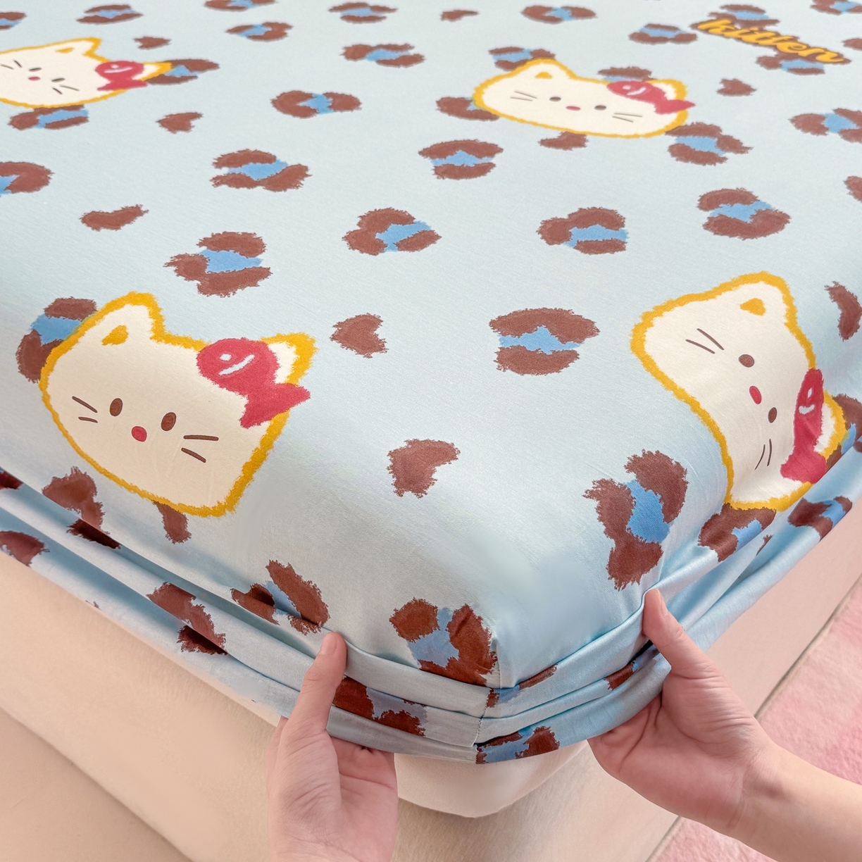 91家纺网 家纺一手货源 找家纺 博雅 2025新款全棉床笠小卡通印花床笠 豹纹小猫-蓝