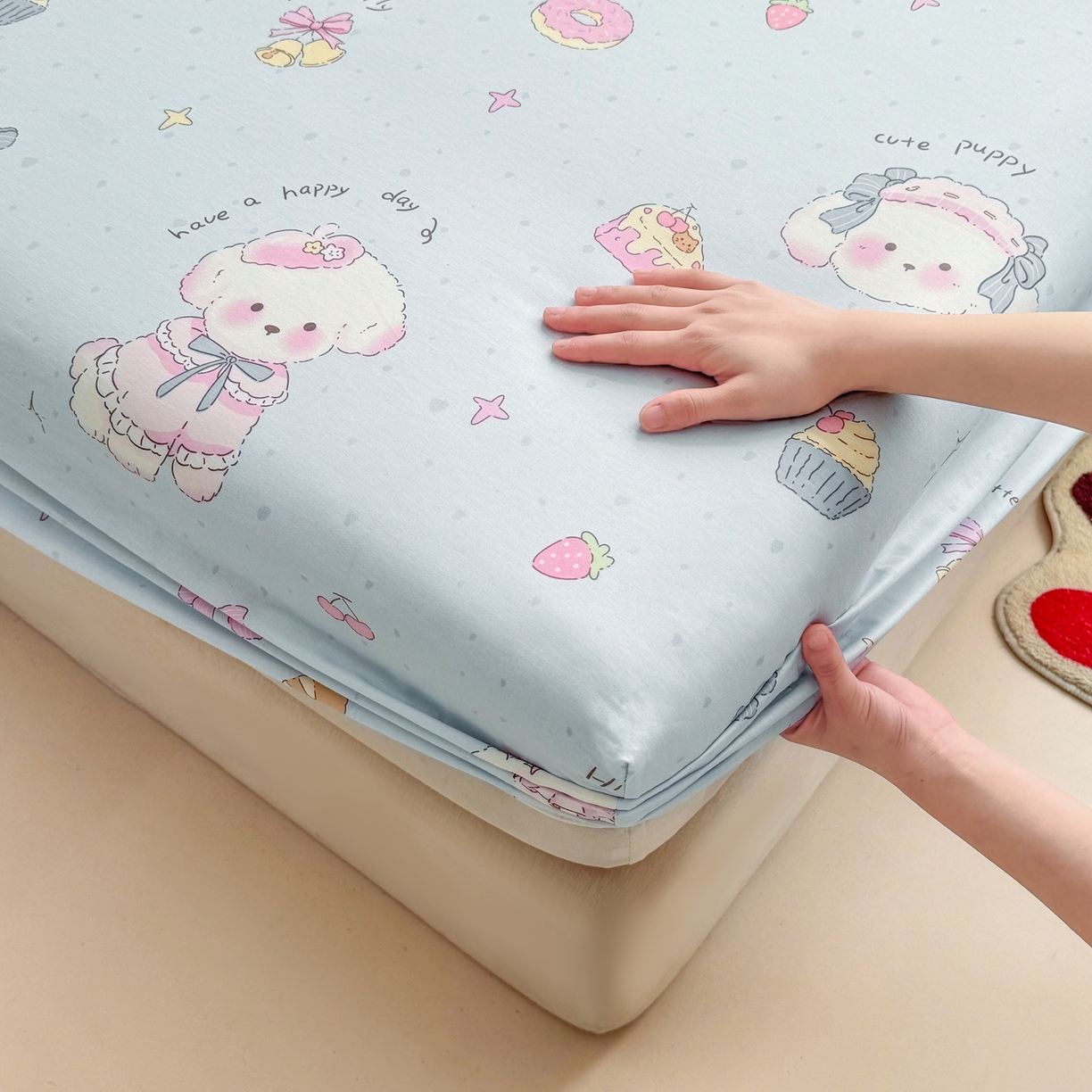 91家纺网 家纺一手货源 找家纺 博雅 2025新款全棉床笠小卡通印花床笠 帽子甜心狗