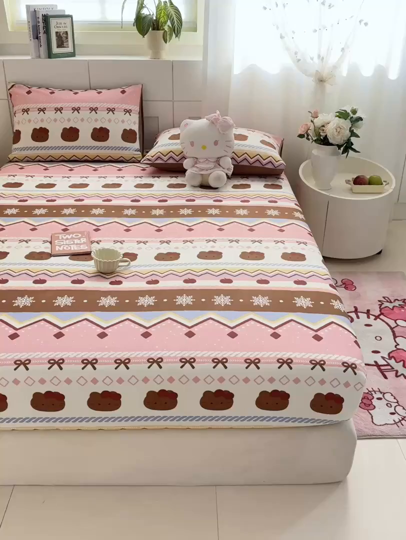 91家纺网 家纺一手货源 找家纺 博雅 2025新款全棉床笠小卡通印花床笠 圣诞苹果猫
