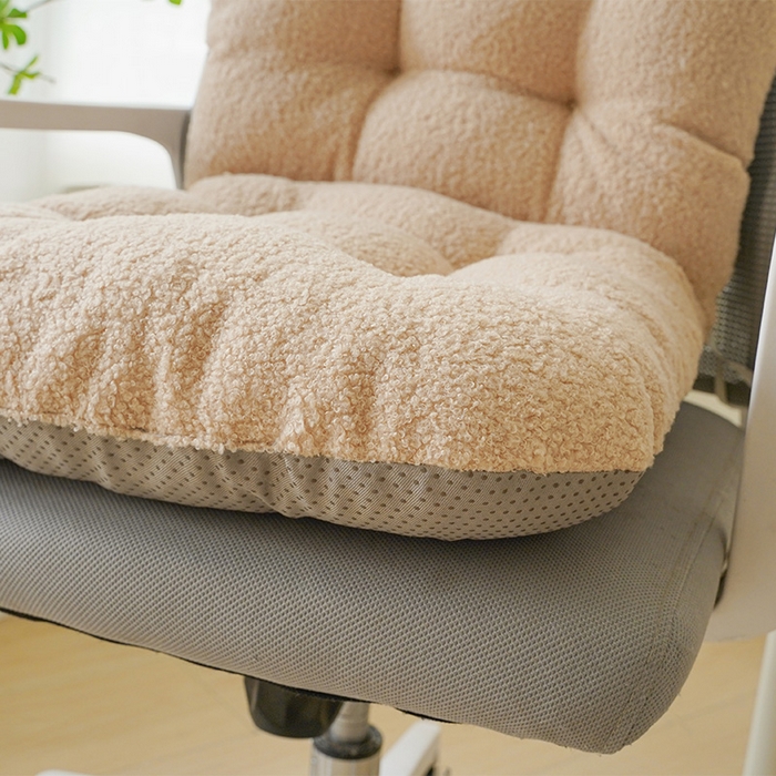 91家纺网 家纺一手货源 找家纺 囍莱家纺 2026新款泰迪绒连体坐垫 米黄色