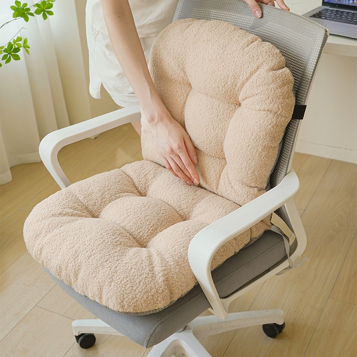 91家纺网 家纺一手货源 找家纺 囍莱家纺 2026新款泰迪绒连体坐垫 米黄色