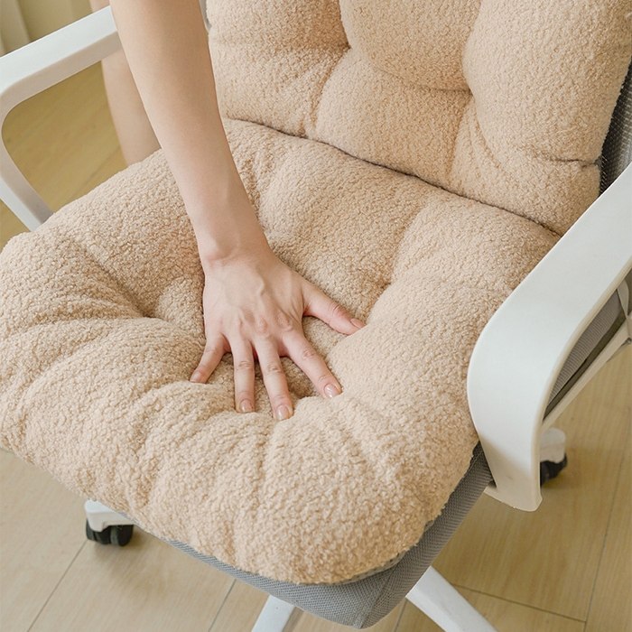 91家纺网 家纺一手货源 找家纺 囍莱家纺 2026新款泰迪绒连体坐垫 米黄色