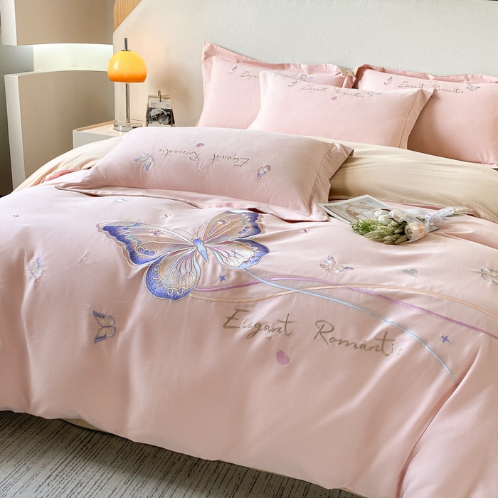 91家纺网 家纺一手货源 找家纺 欣宜家纺 2025新款秋冬纯棉全棉长绒棉磨毛刺绣床上四件套高端礼盒-蝶町系列（含买家秀） 蝶町-轻奢粉