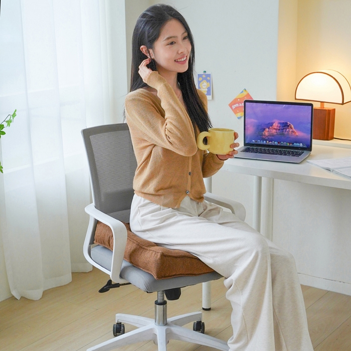 91家纺网 家纺一手货源 找家纺 囍莱家纺 2026新款柯布西耶方块坐垫 棕色