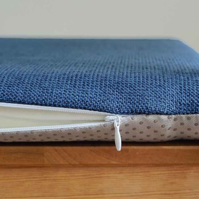91家纺网 家纺一手货源 找家纺 囍莱家纺 2026新款记忆棉方形坐垫 海军蓝