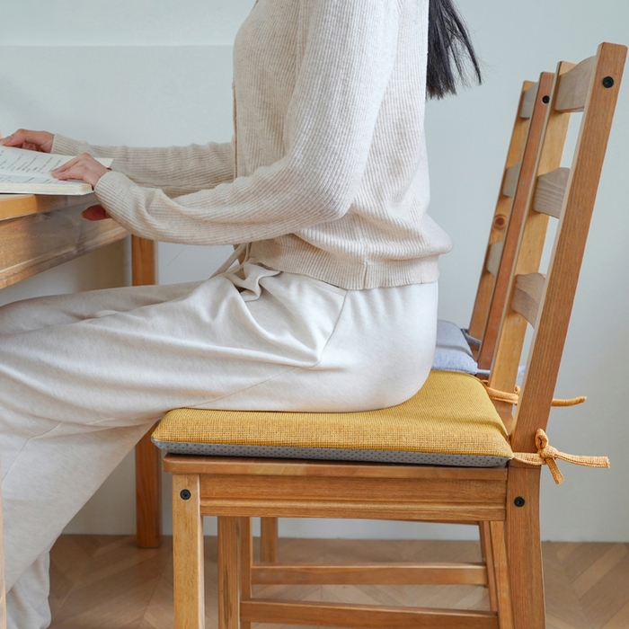 91家纺网 家纺一手货源 找家纺 囍莱家纺 2026新款记忆棉方形坐垫 土黄