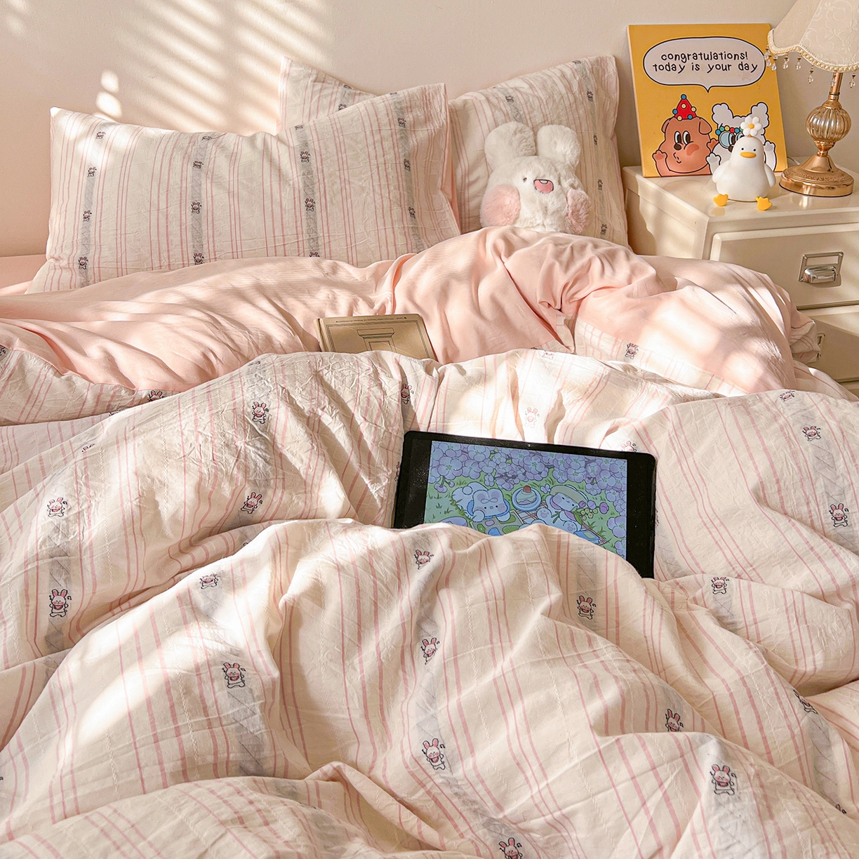 91家纺网 家纺一手货源 找家纺 锦彩家居 2026新款全棉色织提花剪花四件套小清新ins风小红书推荐——甜悠系列（提供买家秀） 可爱兔-粉