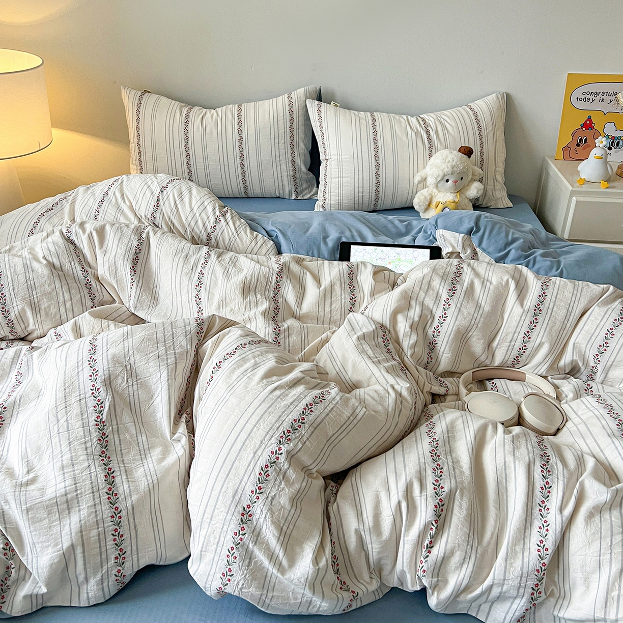 91家纺网 家纺一手货源 找家纺 锦彩家居 2026新款全棉色织提花剪花四件套小清新ins风小红书推荐——甜悠系列（提供买家秀） 花颜-蓝