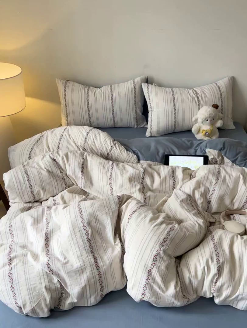 91家纺网 家纺一手货源 找家纺 锦彩家居 2026新款全棉色织提花剪花四件套小清新ins风小红书推荐——甜悠系列（提供买家秀） 花颜-蓝