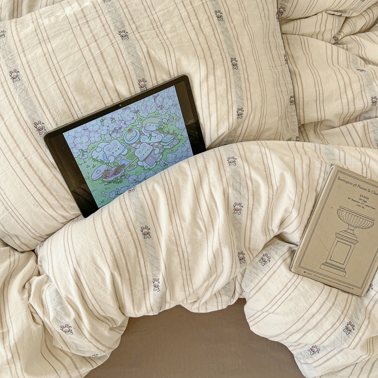 91家纺网 家纺一手货源 找家纺 锦彩家居 2026新款全棉色织提花剪花四件套小清新ins风小红书推荐——甜悠系列（提供买家秀） 可爱兔-咖