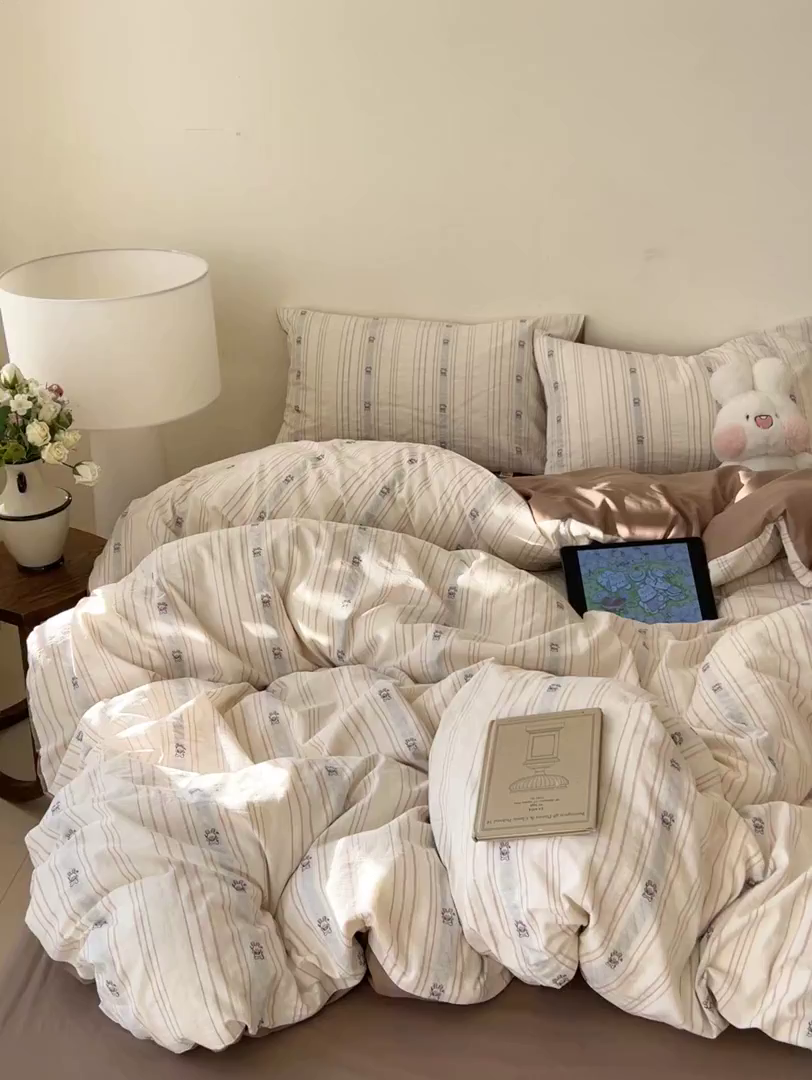 91家纺网 家纺一手货源 找家纺 锦彩家居 2026新款全棉色织提花剪花四件套小清新ins风小红书推荐——甜悠系列（提供买家秀） 可爱兔-咖