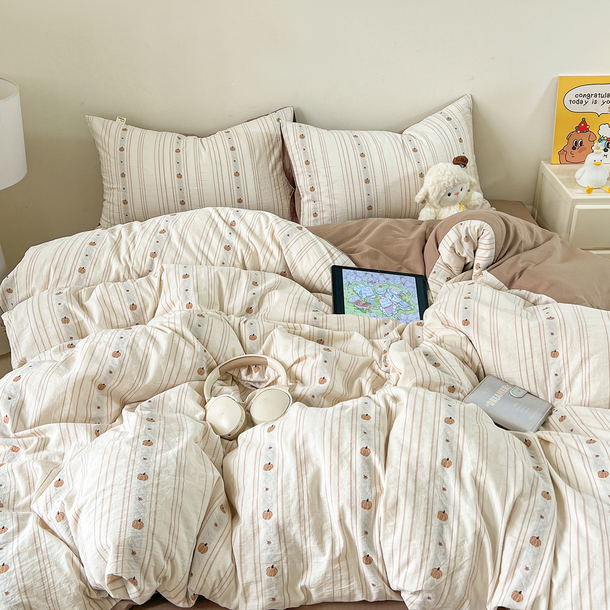 91家纺网 家纺一手货源 找家纺 锦彩家居 2026新款全棉色织提花剪花四件套小清新ins风小红书推荐——甜悠系列（提供买家秀） 小南瓜-咖