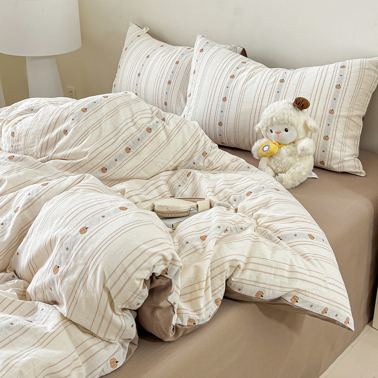 91家纺网 家纺一手货源 找家纺 锦彩家居 2026新款全棉色织提花剪花四件套小清新ins风小红书推荐——甜悠系列（提供买家秀） 小南瓜-咖