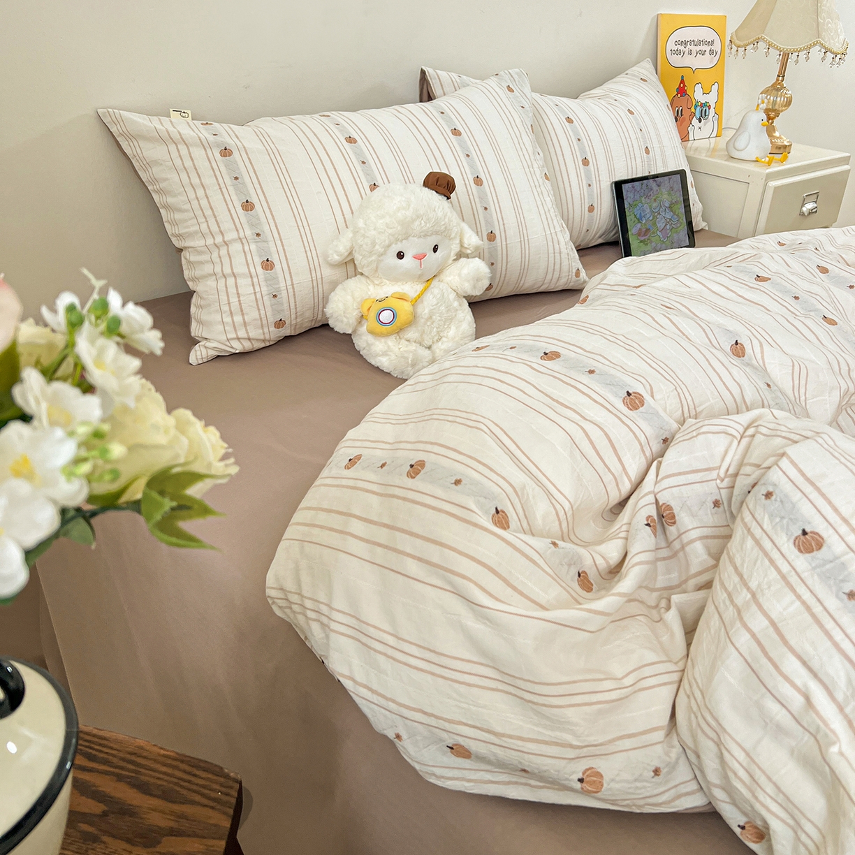 91家纺网 家纺一手货源 找家纺 锦彩家居 2026新款全棉色织提花剪花四件套小清新ins风小红书推荐——甜悠系列（提供买家秀） 小南瓜-咖