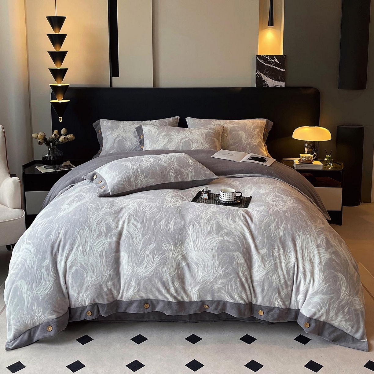 91家纺网 家纺一手货源 找家纺 （总）帅露家纺 2025秋冬新款A类高克重着色烂花立体雕花牛奶绒纽扣款四件套,蝶栖,浮光-灰,浮光-卡其,芒星-紫,芒星-棕,雾棱-卡其,雾棱-蓝,弦裂,叶络